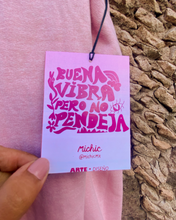 Cargar imagen en el visor de la galería, SUDADERA BUENA VIBRA PERO NO PENDEJA

