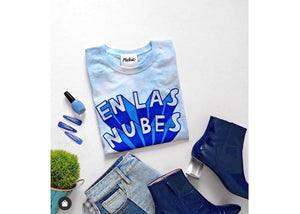 PLAYERA EN LAS NUBES